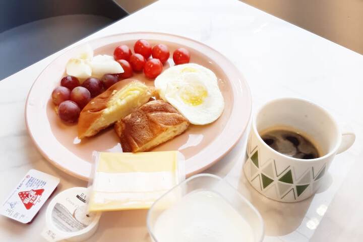 Breakfast/Coffee Service 23 of 34