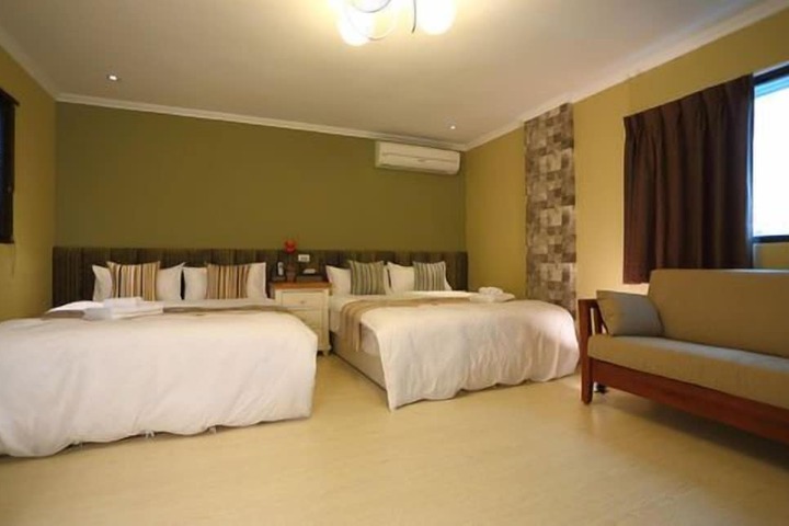 Room 14 of 37