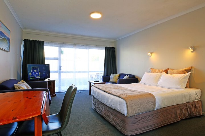 Room 17 of 38
