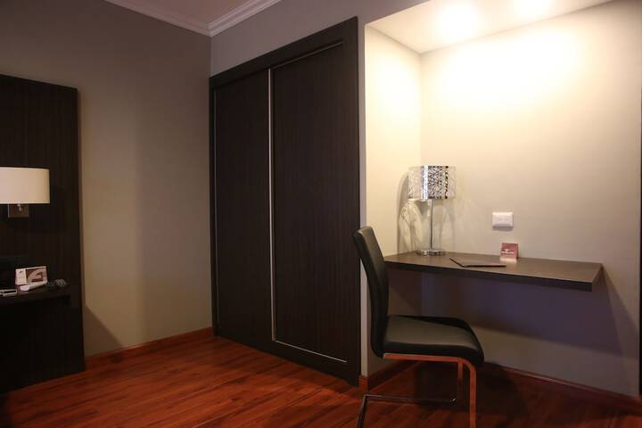 Room 43 of 152