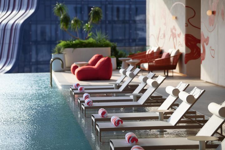 Pool 79 of 107