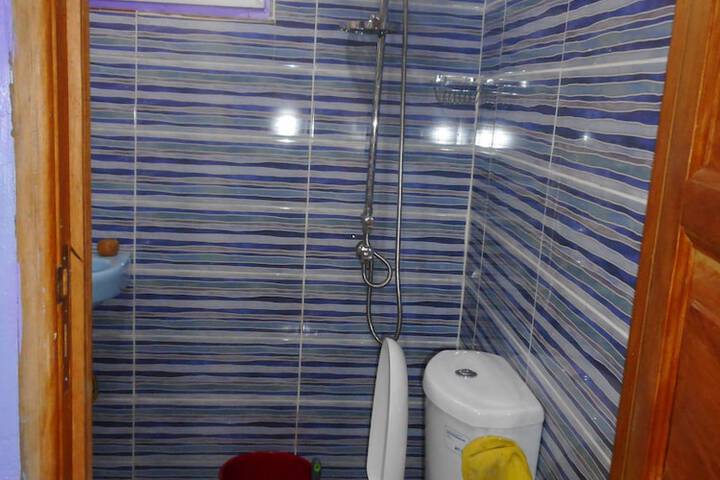 Room 8 of 12