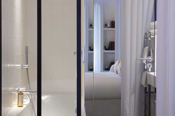 Room 53 of 74