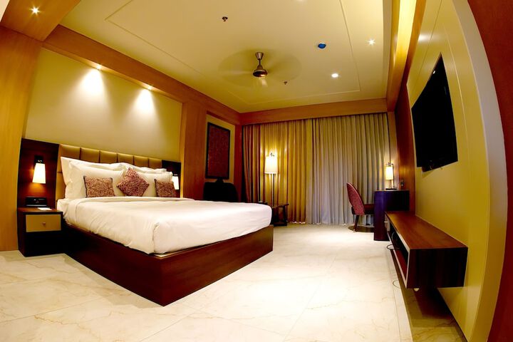 Room 3 of 25