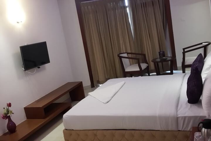 Room 17 of 74