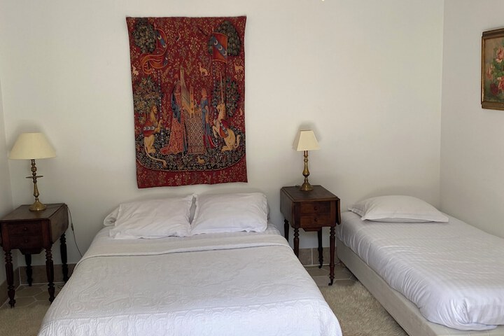 Room 26 of 145