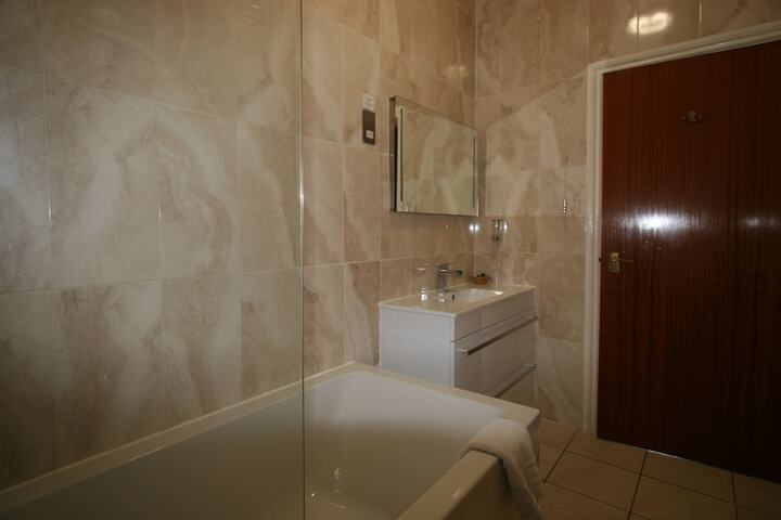 Room 25 of 52
