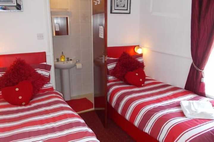 Room 25 of 35
