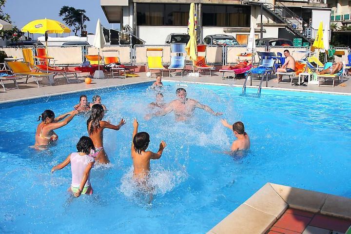 Pool Hotel