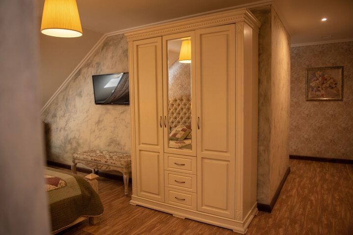 Room 14 of 66