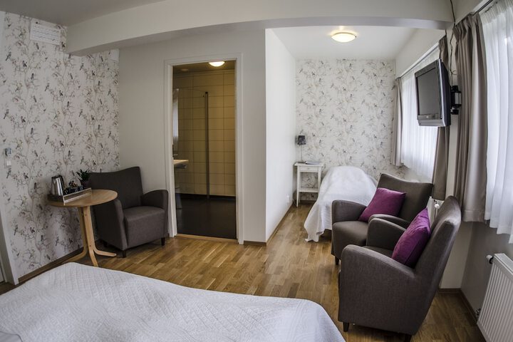 Room 30 of 104