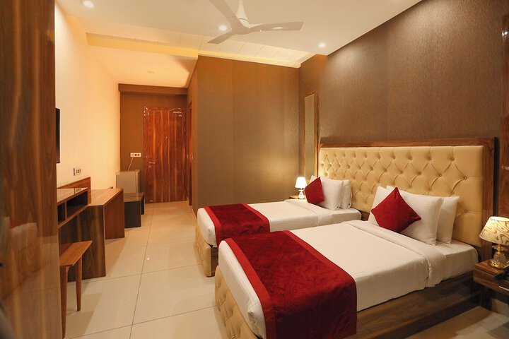 Room 48 of 77