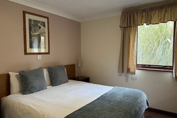 Room 3 of 18