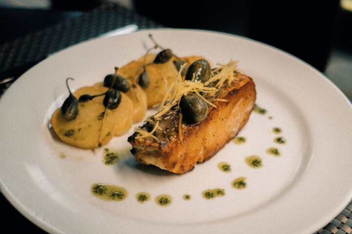 Dining 55 of 70