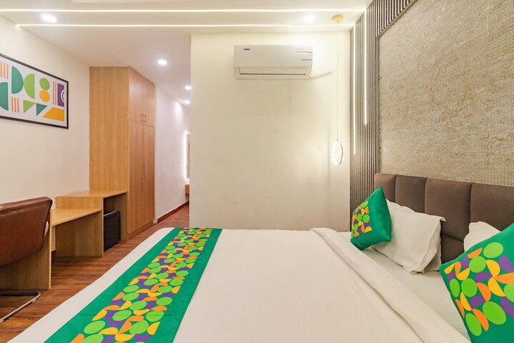 Room 8 of 75