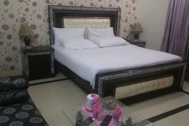 DIAMOND HOTEL