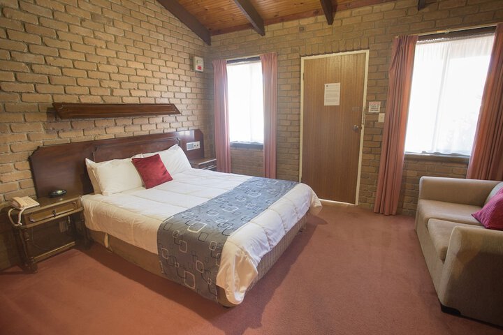 Room 4 of 70