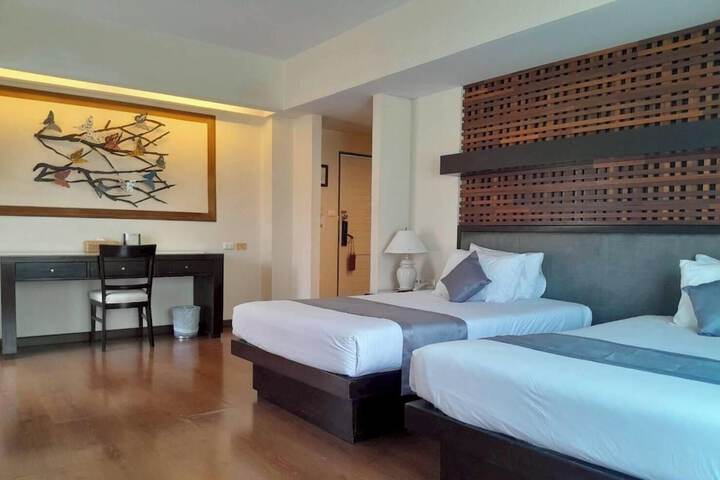 Room 12 of 35