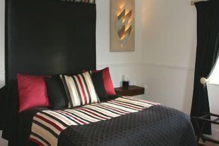 Room 25 of 46