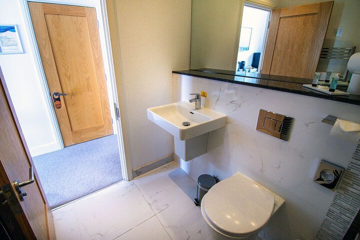 Room 202 of 283