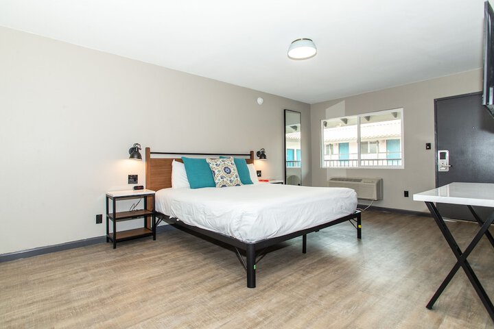 1 King Bed | Bunk Bed (13 of 15)