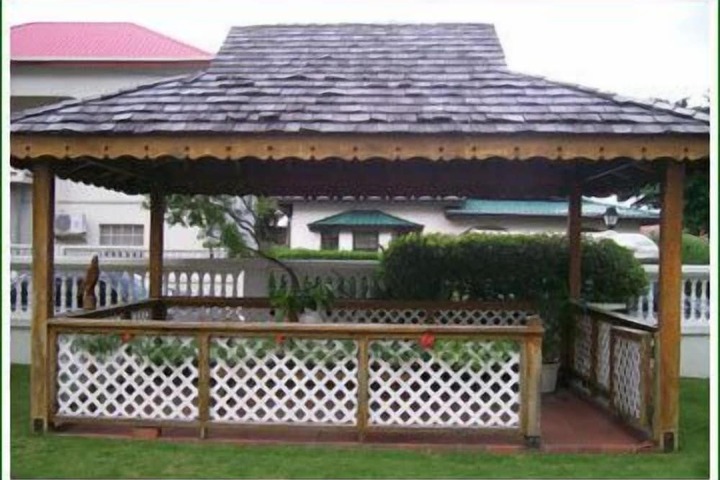 Hotel Exterior 16 of 17