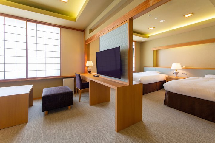 Room 9 of 175