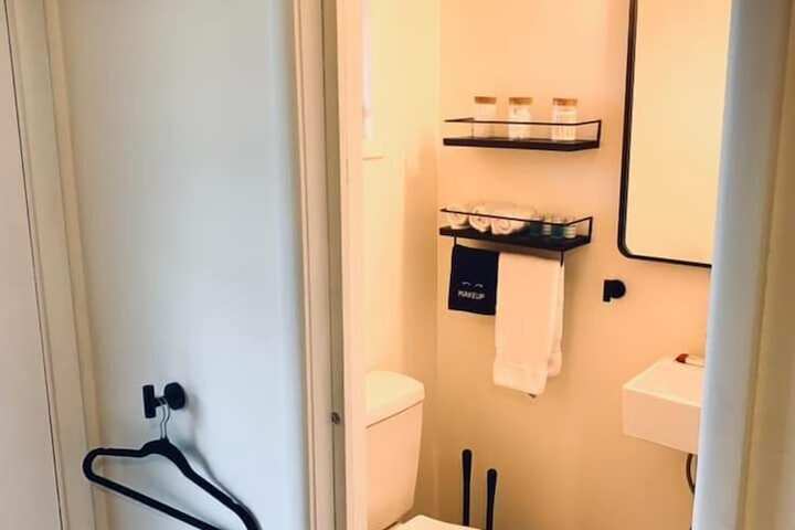 Room 32 of 100