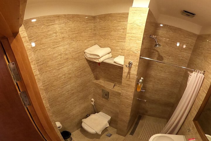 Room 15 of 21
