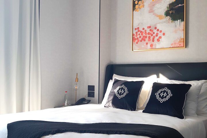 Room 9 of 30