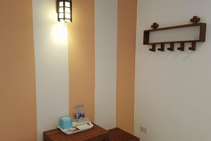 Room 6 of 20