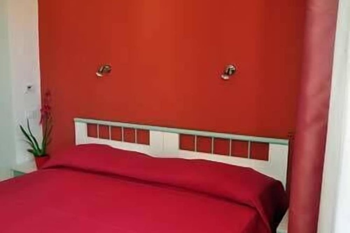 Room 7 of 62