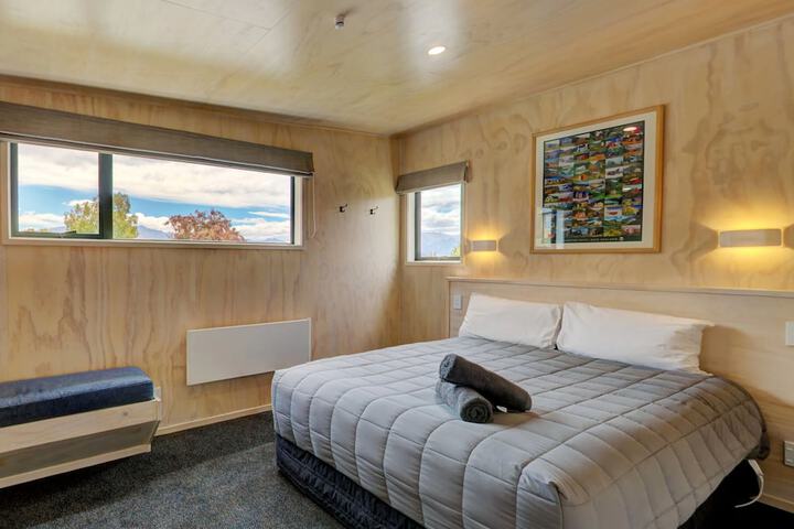 Room 15 of 170