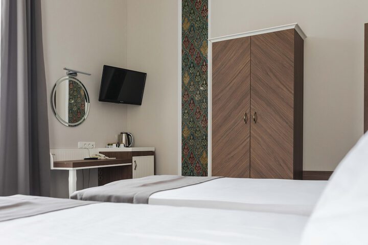 Room 28 of 62
