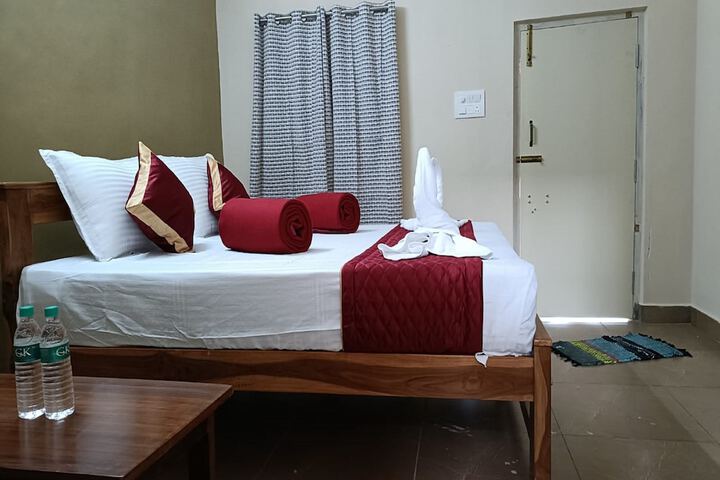 Room 9 of 33
