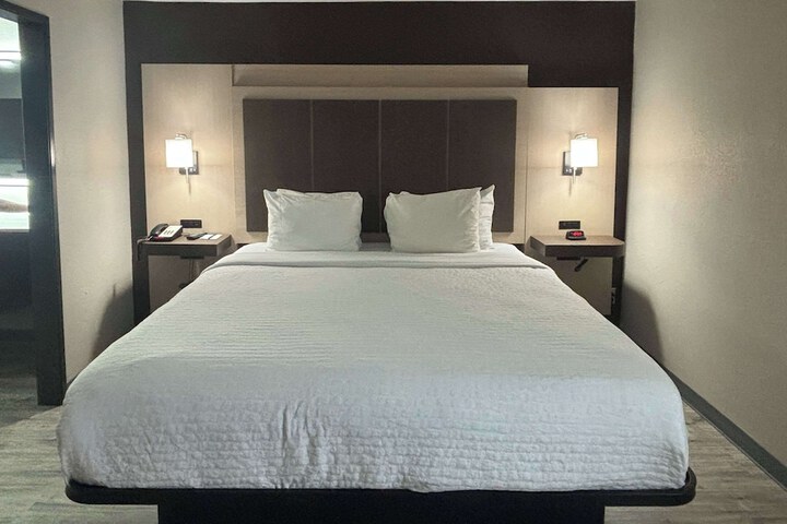 Room 18 of 49