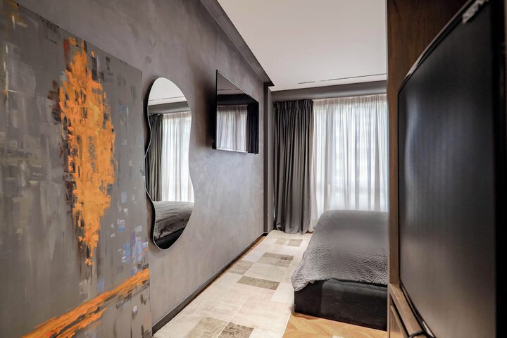 Room 9 of 132