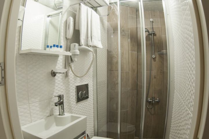 Room 20 of 28