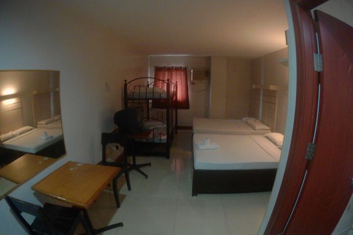 Room 30 of 94