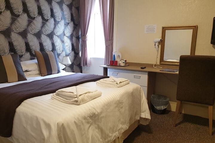 Room 1 of 4