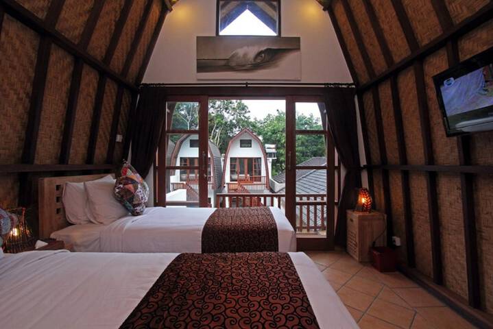 Room 3 of 44