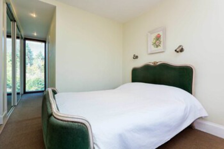 Room 15 of 25