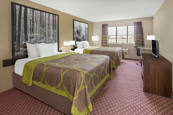 1 Queen Bed (6 of 12)