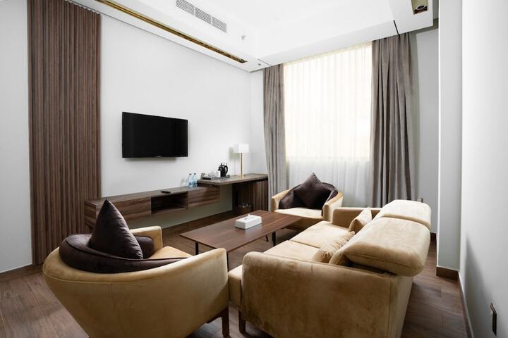 Room 10 of 21