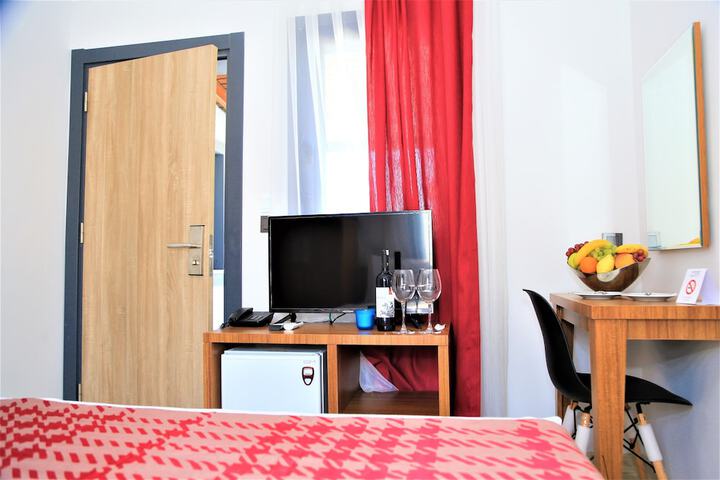 Room 15 of 76