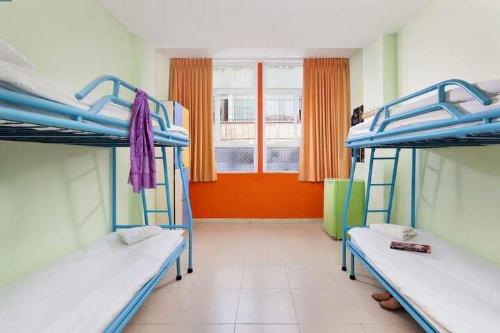 Room 25 of 137