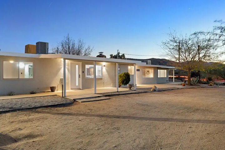Photo of Acacia by Avantstay - Modern J Tree Escape w Cowboy Pool Fire Pit, Ping Pong & Pool Table