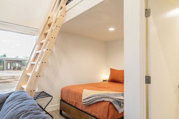 Room 77 of 120