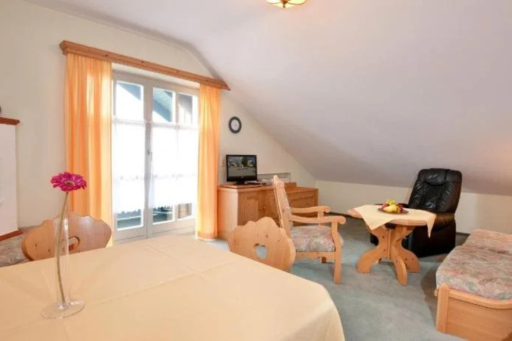 Room 2 of 24