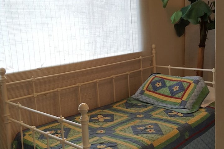 Room 27 of 139